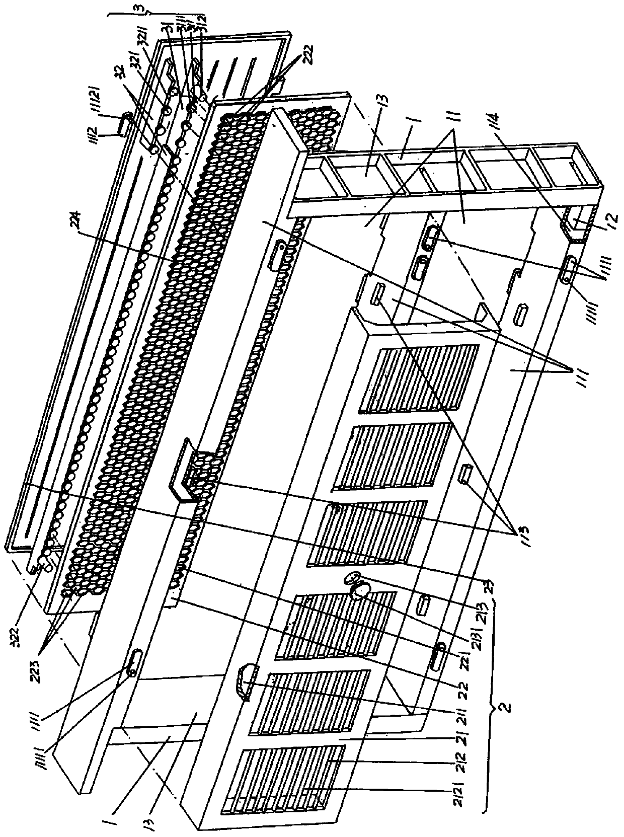 Larva-migration-free beehive honey collecting device