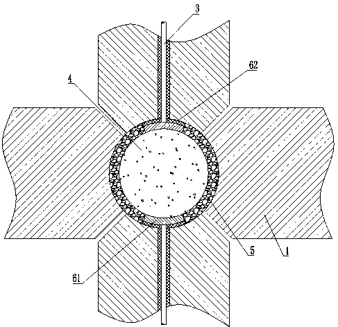Pressure-equalizing type diamond synthesis device and diamond synthesis method based on device