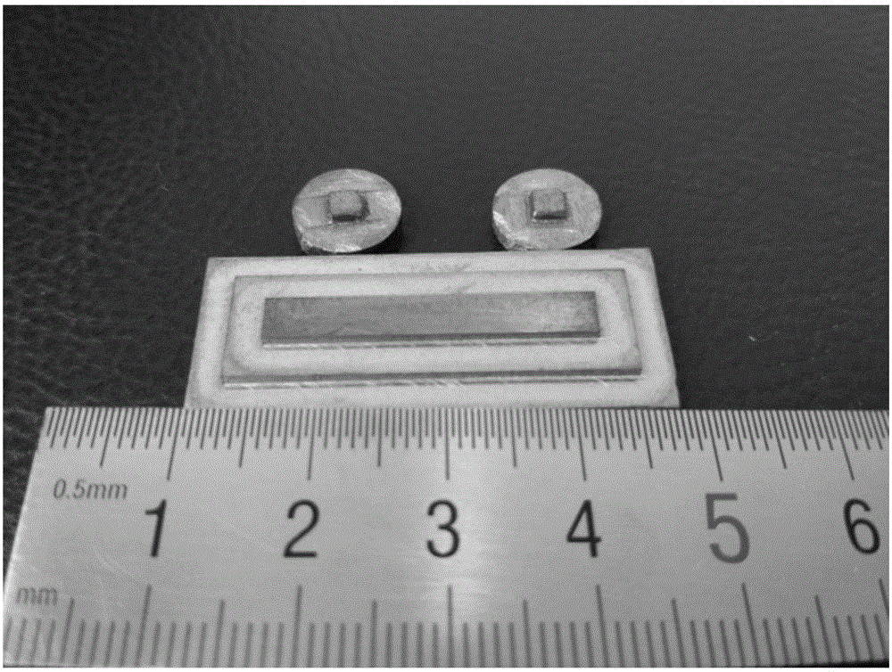 Graphite flake/copper composite material used for vertical directional heat dissipation, and preparation method thereof