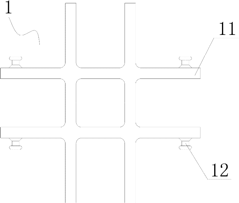 Method and tool for reducing deformation in large-scale thin-wall cylindrical forging heat treatment