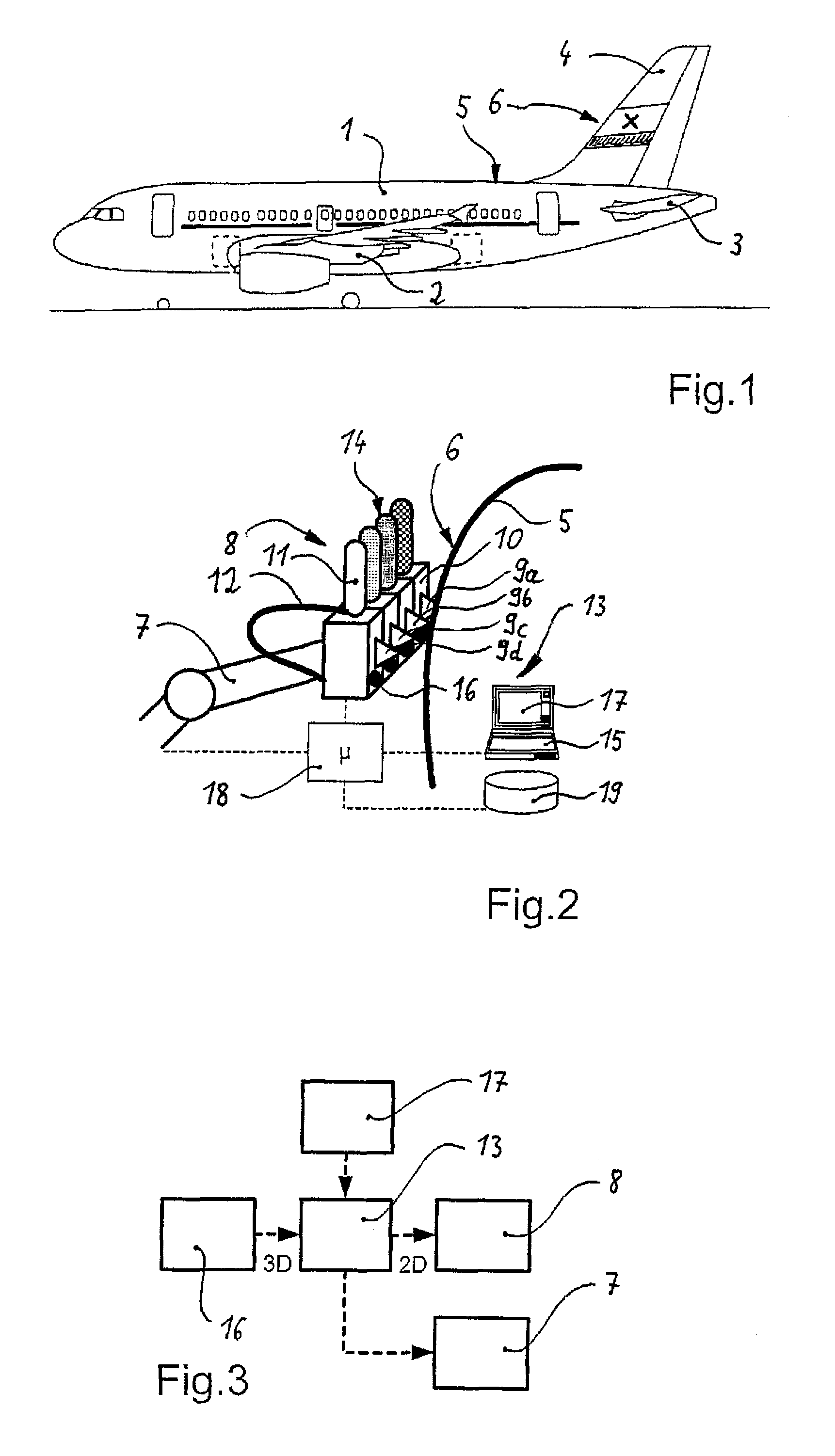 Device and method for painting curved outer surfaces of an aircraft