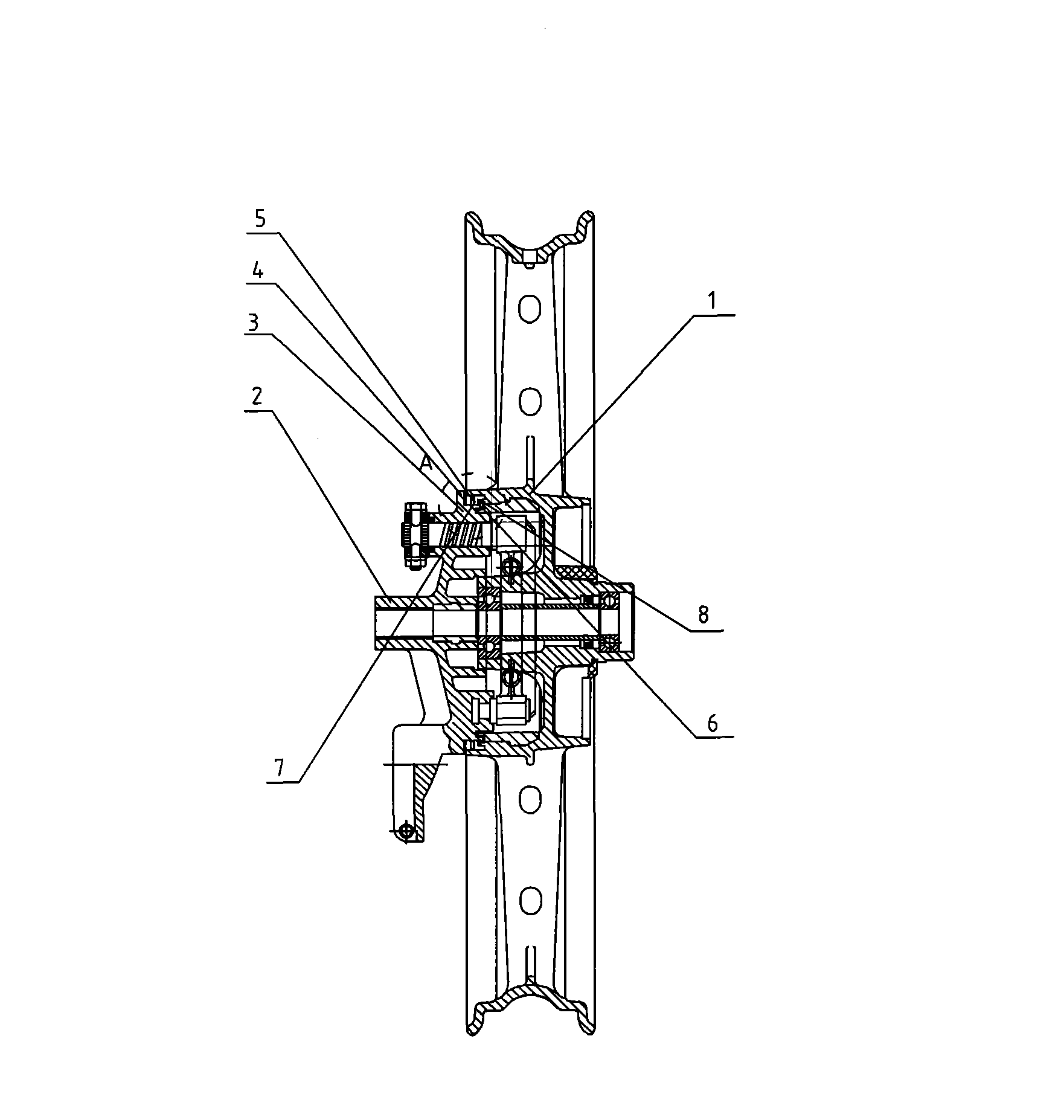 Labyrinth type mounting structure of brake and aluminum wheel