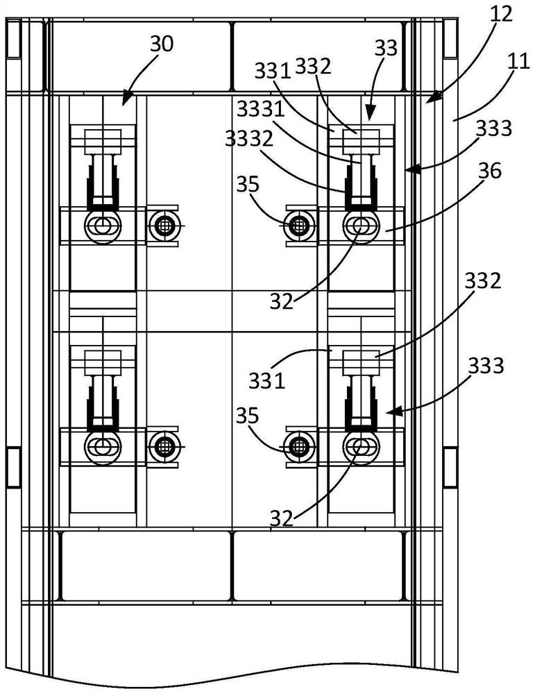 Wall-attached device for climbing equipment and its climbing method