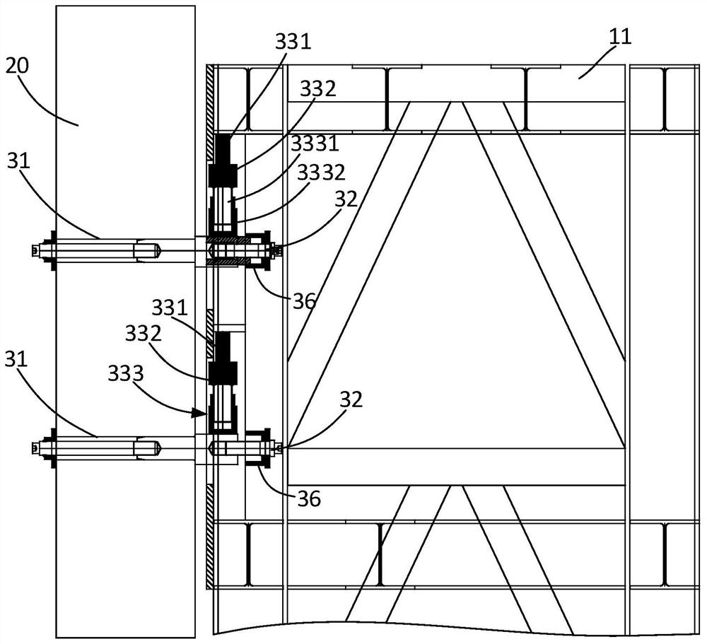 Wall-attached device for climbing equipment and its climbing method