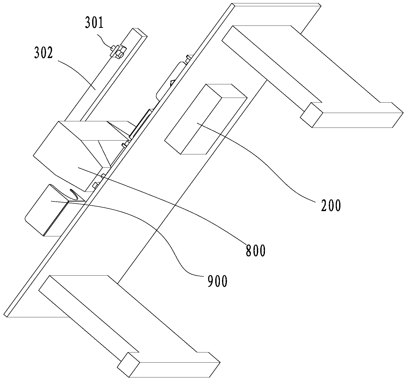 Automatic sewing device and sewing method thereof