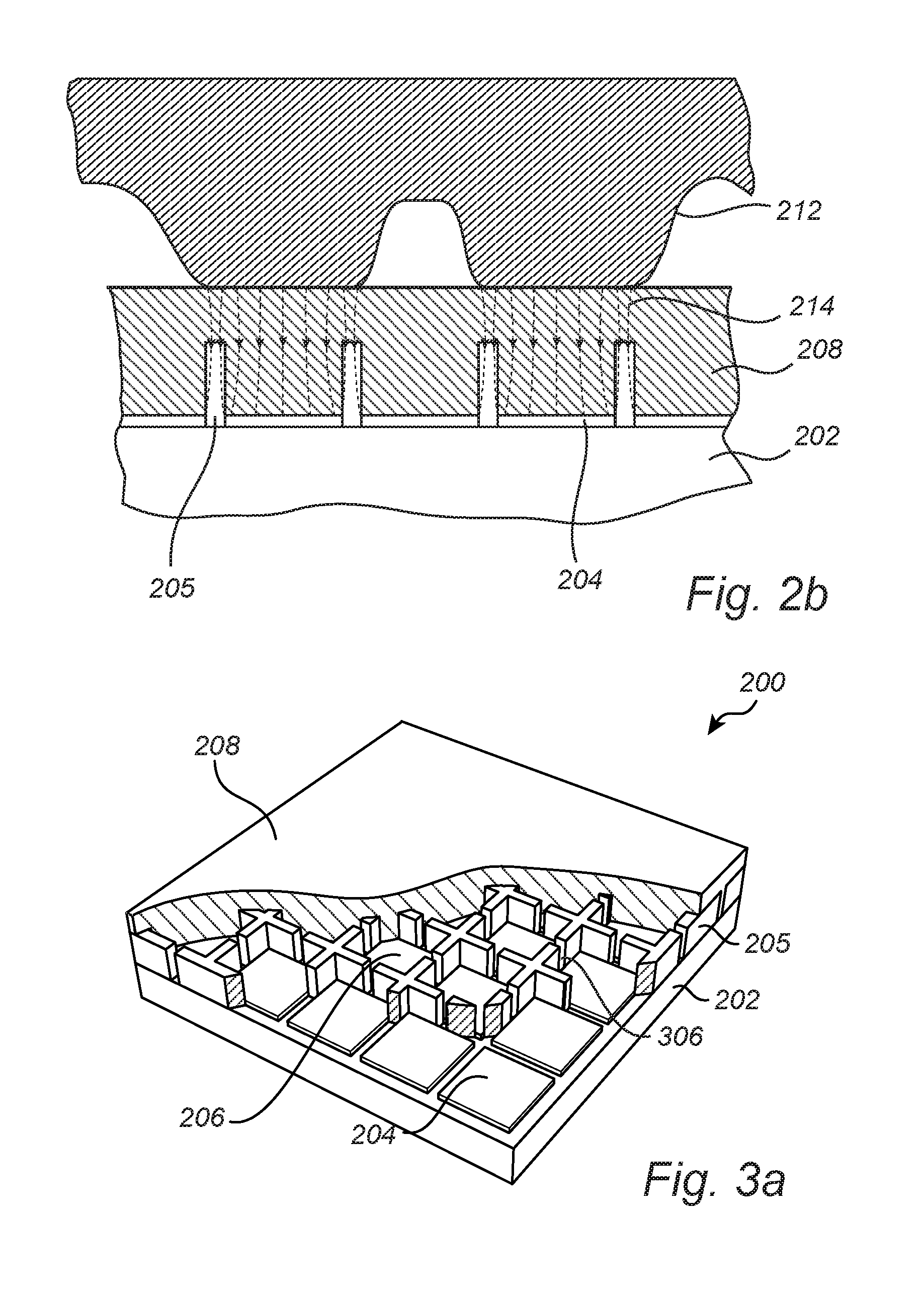 Fingerprint sensing device with heterogeneous coating structure comprising a mold