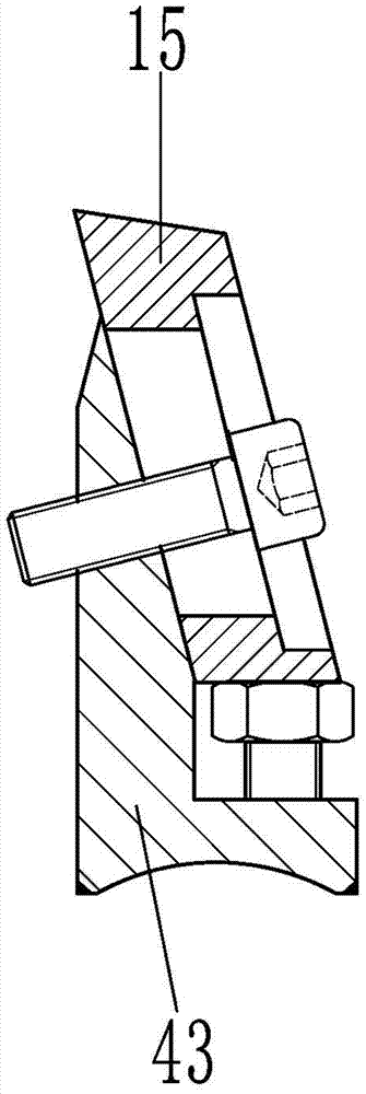 A starch raw material crushing and sedimentation device