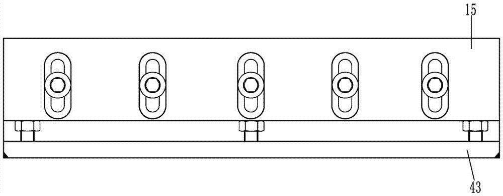 A starch raw material crushing and sedimentation device