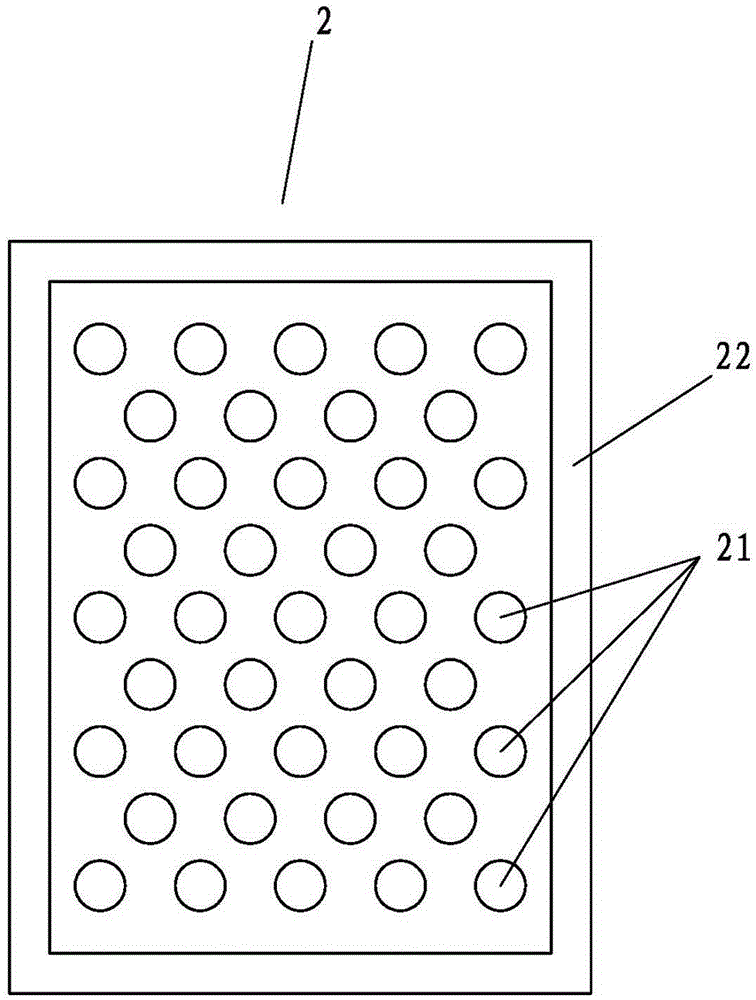 Device and method for cleaning and classifying nuts