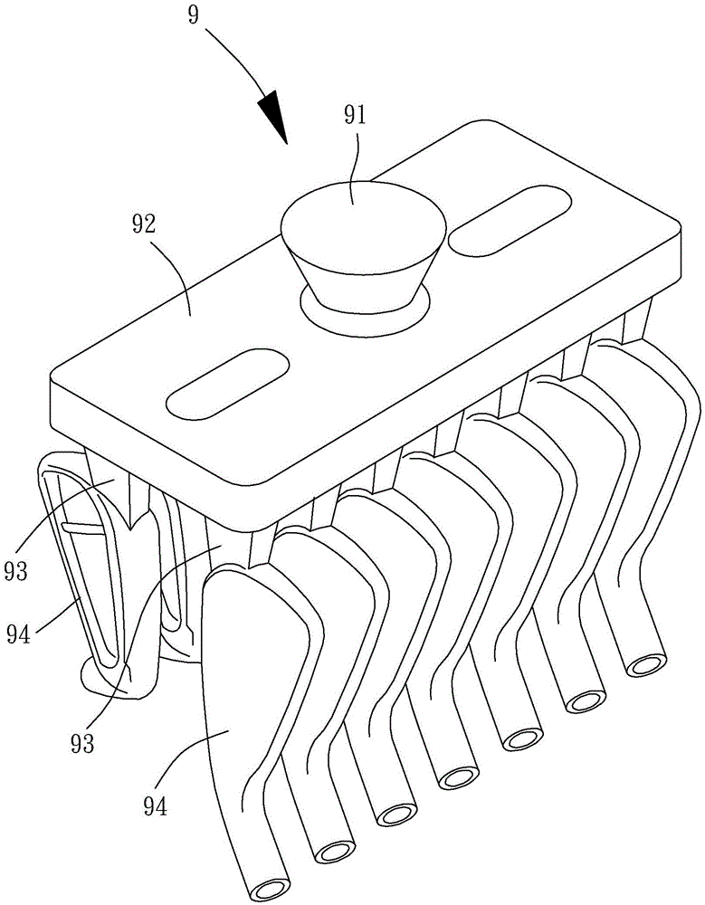 Method for molding iron rod head of gold through vacuum weight casting
