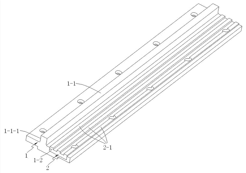 Lining sliding plate of warp knitting machine