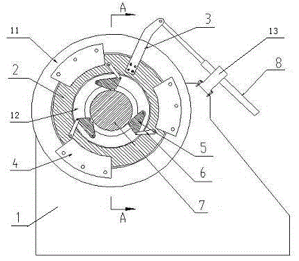 A shaft pinch clamp centering device