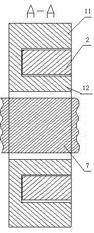 A shaft pinch clamp centering device