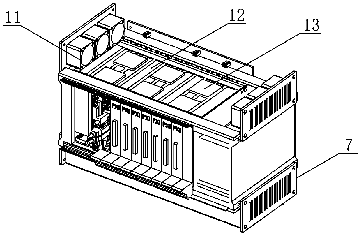 Wide-temperature-range temperature control reinforce case based on PXIe bus