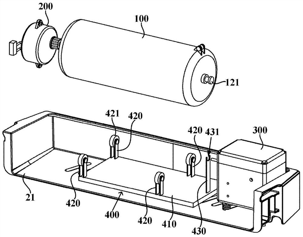 Refrigerator and pickling device thereof