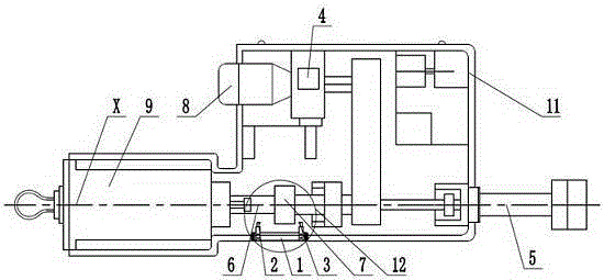 Discharging device and discharging method of suspended centrifugal casting machine