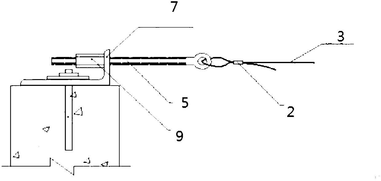 Connecting device for reinforcing steel wire rope net sheets and manufacturing method thereof