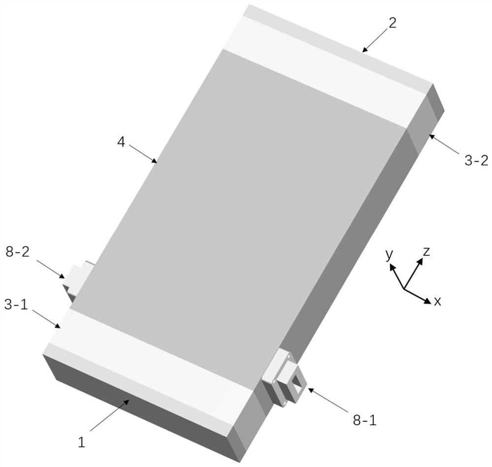 Bidirectional multi-beam traveling wave cascade amplifier based on cold cathode