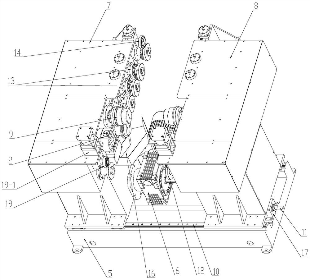 Composite slitting roller for transformer cooling fin