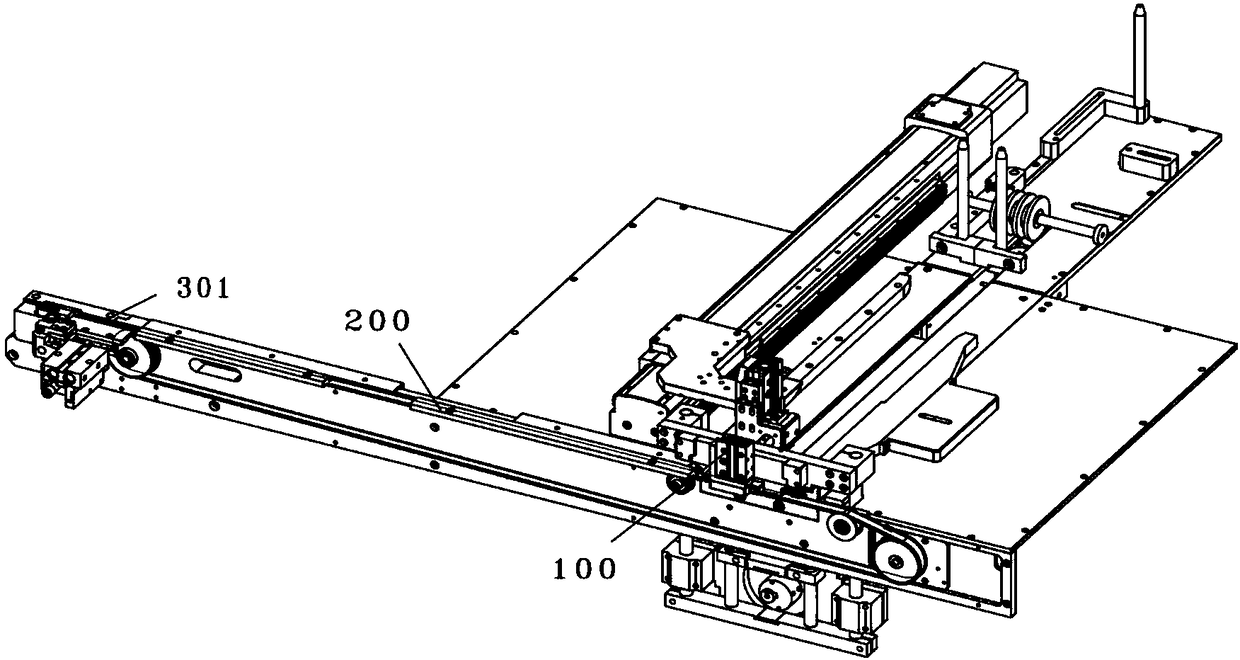 A long strip in-situ cutting conveying system