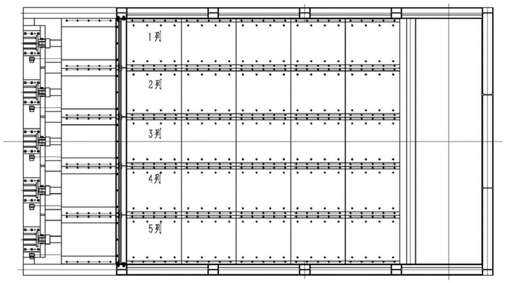 Efficient solid material reservoir bottom comb type material pusher