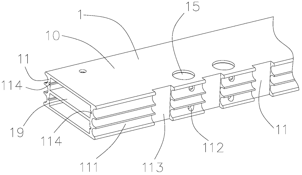 Microwave communication device cavity and microwave communication device