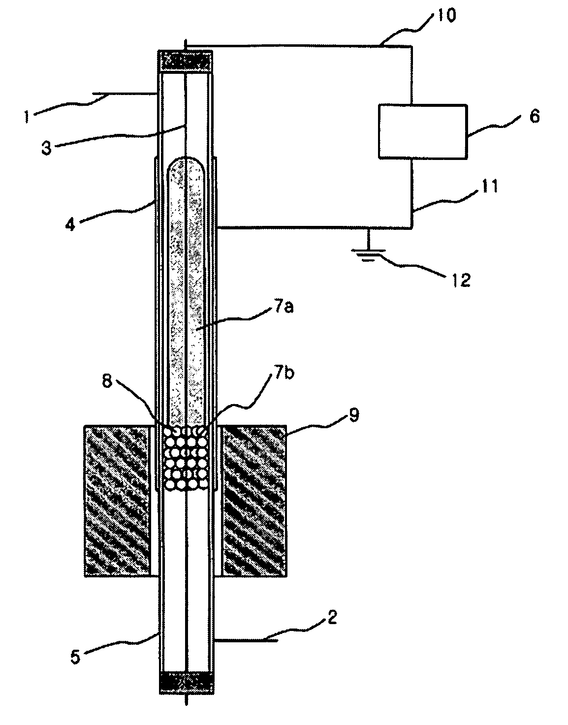 Apparatus and method for preparing synthesis gas by using barrier discharge reaction