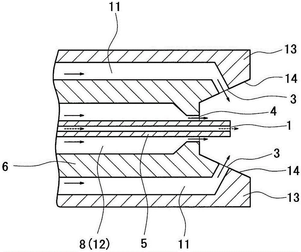 Device for spraying dry ice snow