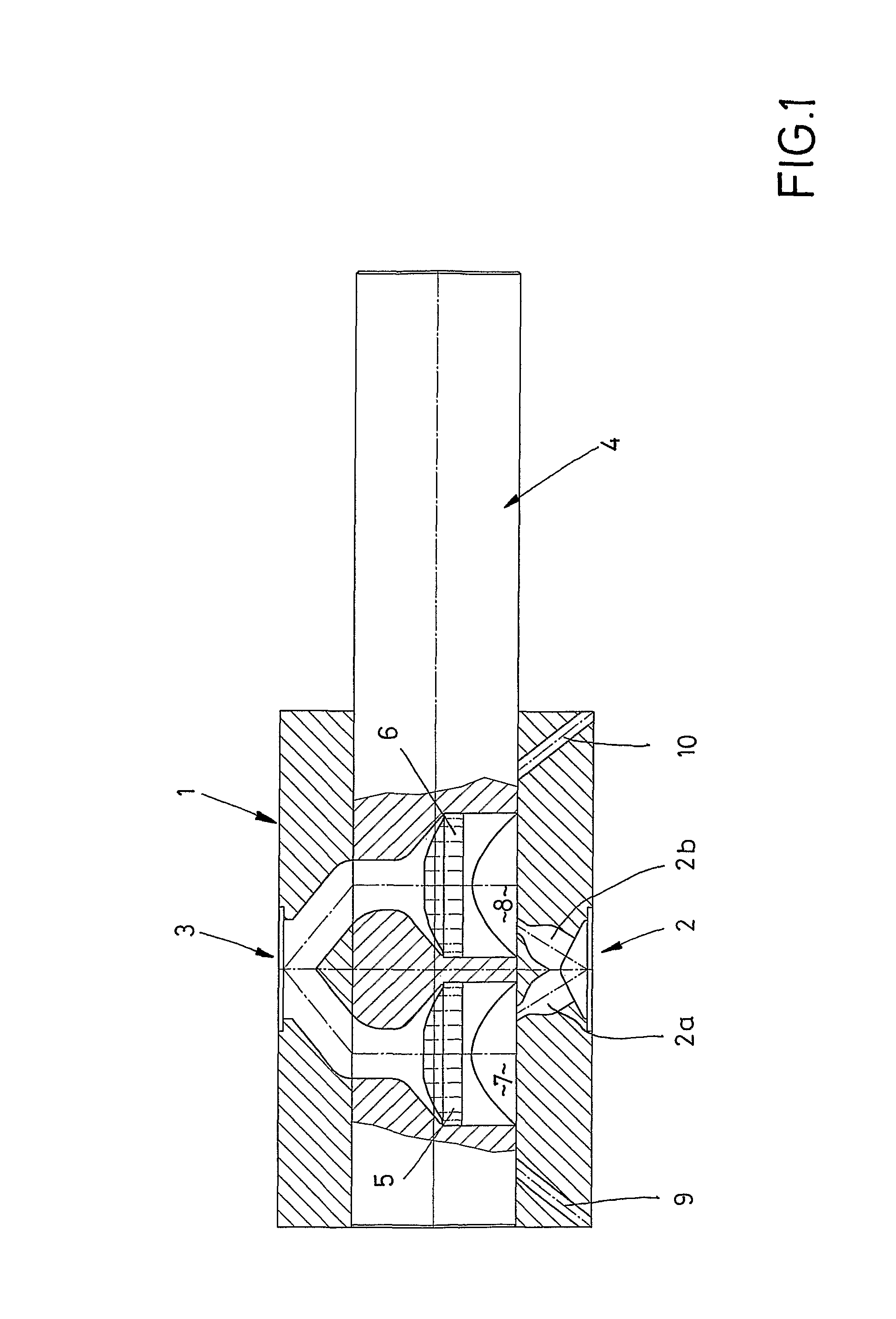 Device for filtering a liquefied synthetic material