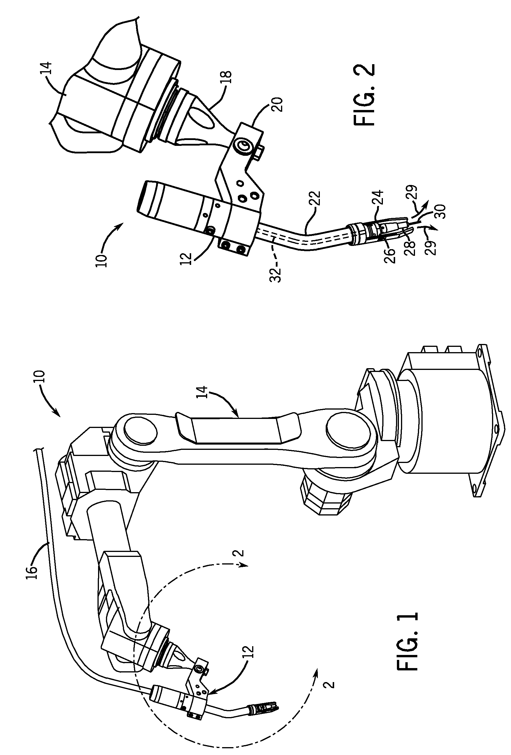 Welding system and method having controlled liner contour and welding wire curvature