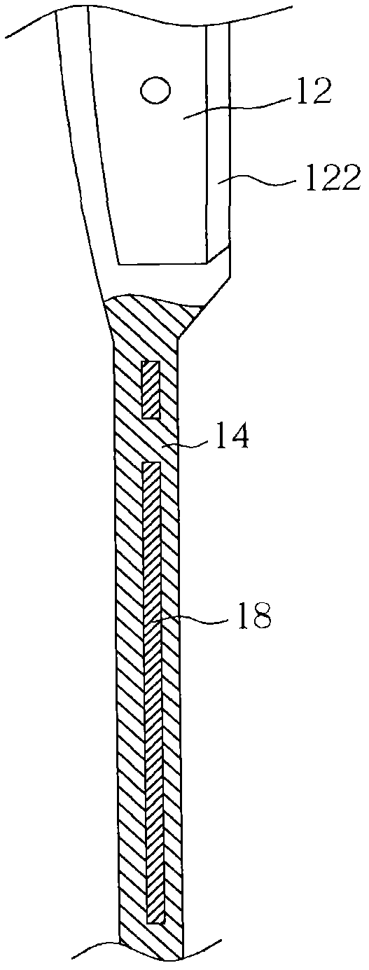 Antenna structure of carry-on electronic device and carry-on wireless electronic device