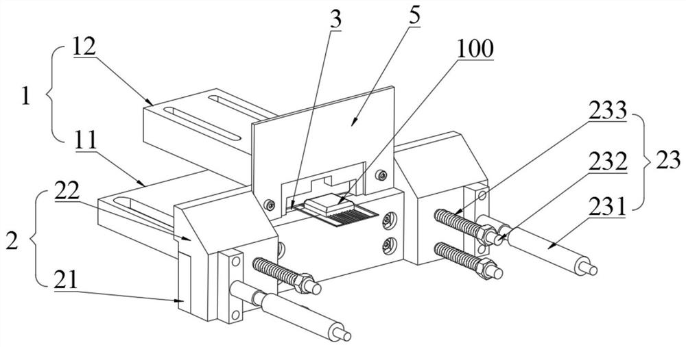 A size-adjustable integrated circuit cutting tool