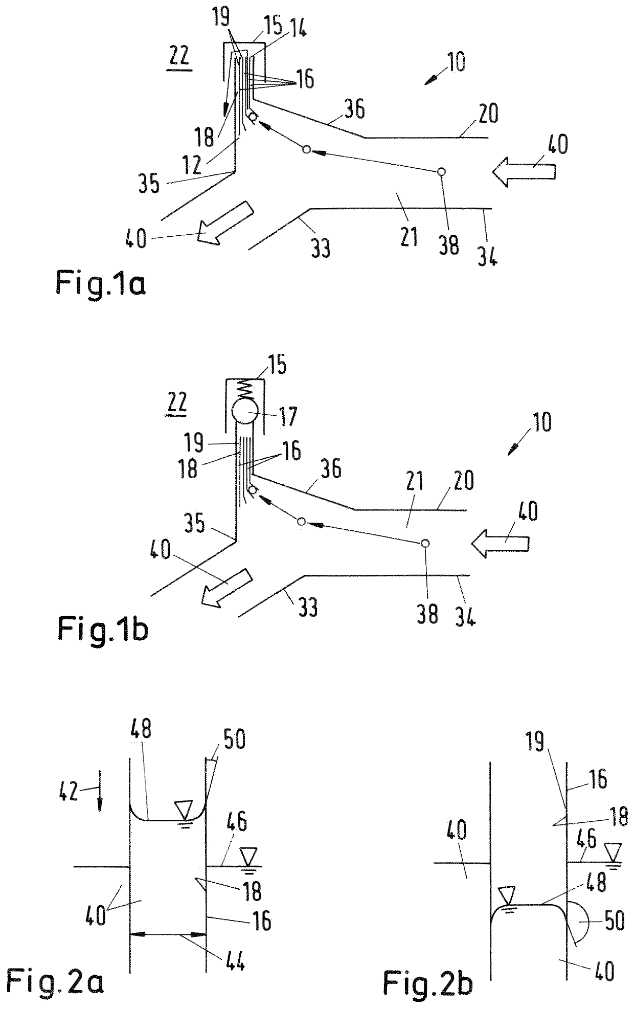 Device for degassing a liquid flowing in a liquid line