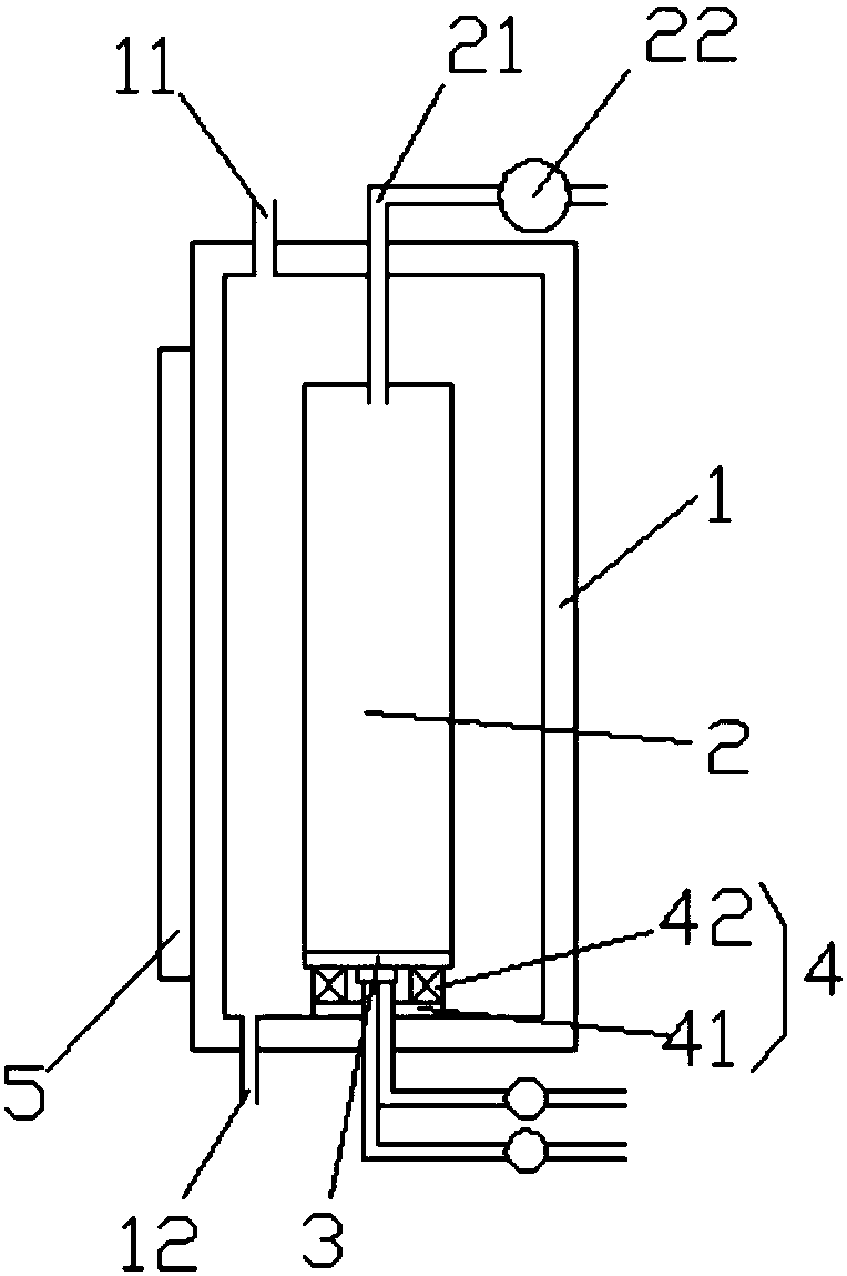 Rotary immersed type filtering device