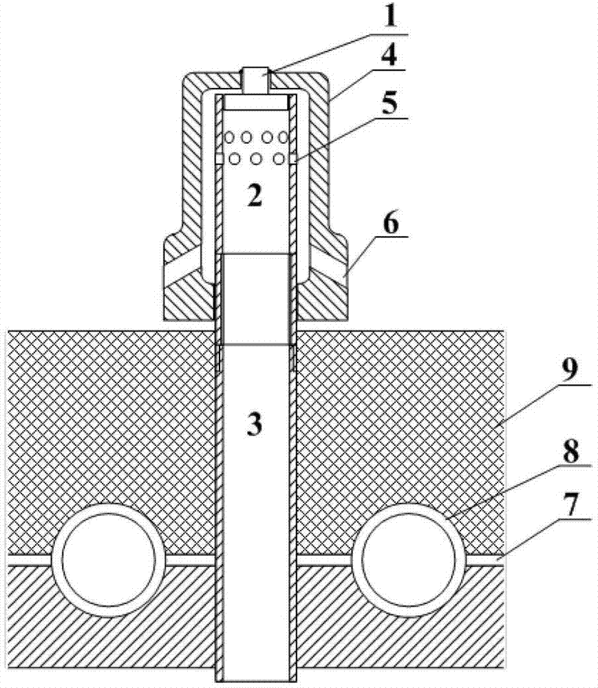 A wear-resistant and anti-leakage slag cap with a combined core tube