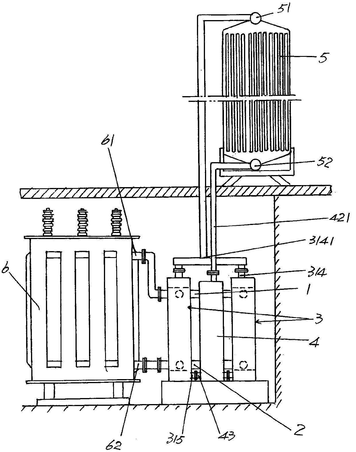 Evaporated liquor flooded type phase-change heat transfer device for oil-immersed transformer