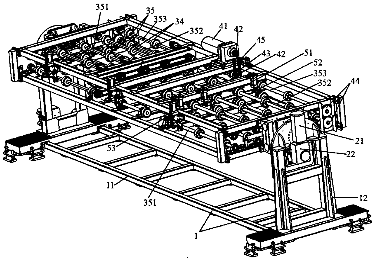 Large material turnover device and using method thereof