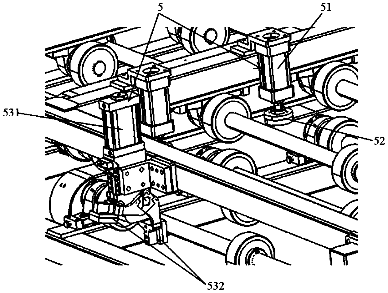 Large material turnover device and using method thereof