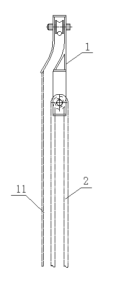 Self-turning type wire walking foreign body clearing fire attacking deviceand using method thereof