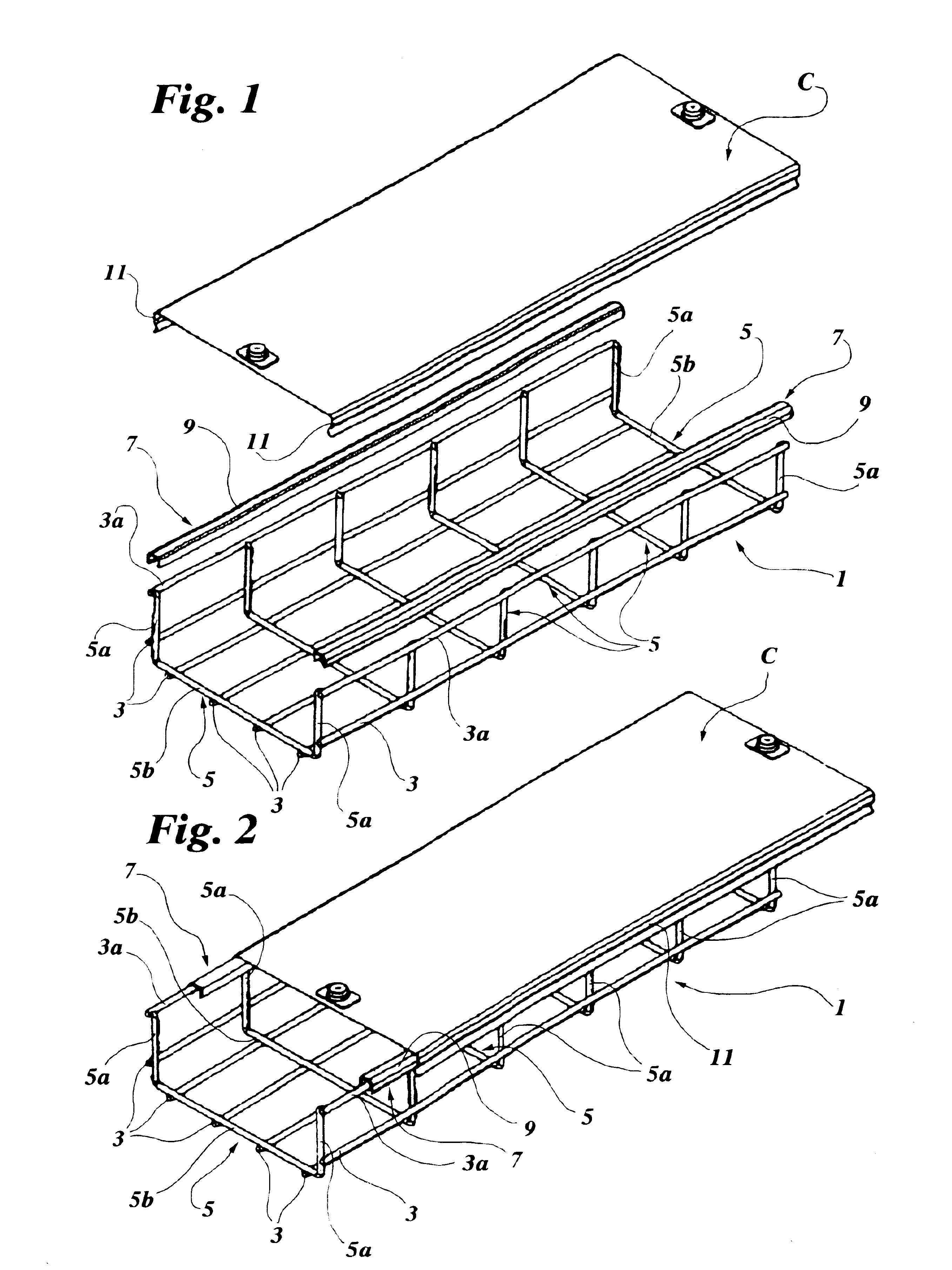 Protection member for a mesh cable tray, and a tray including said member