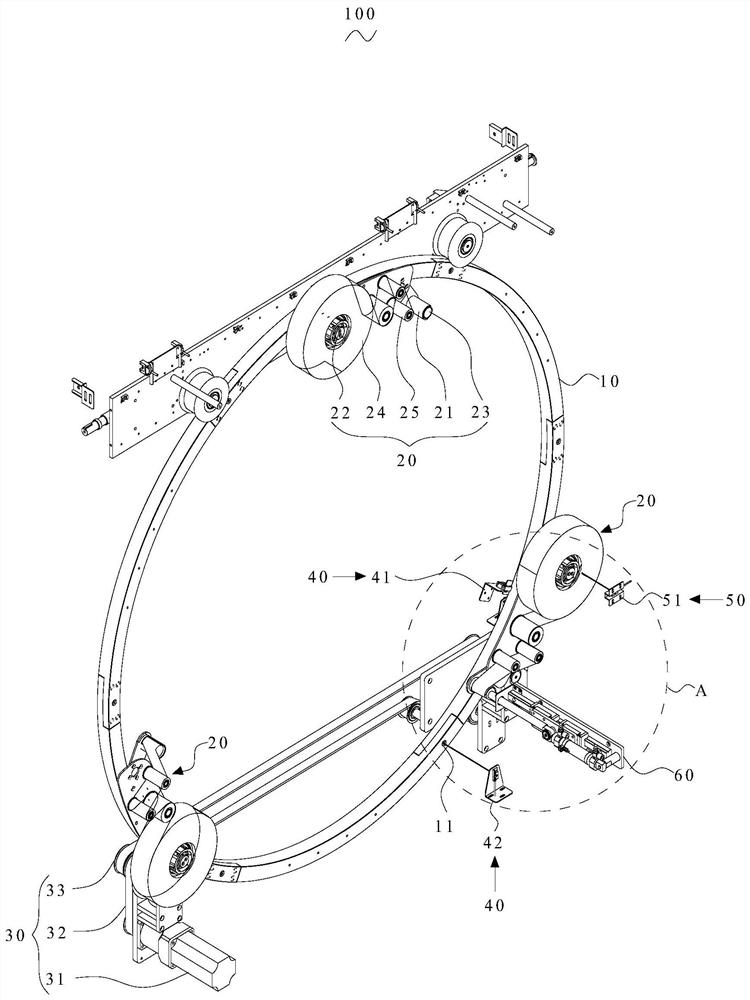 Automatic tape changing device, sealing and labeling machine and automatic tape changing method