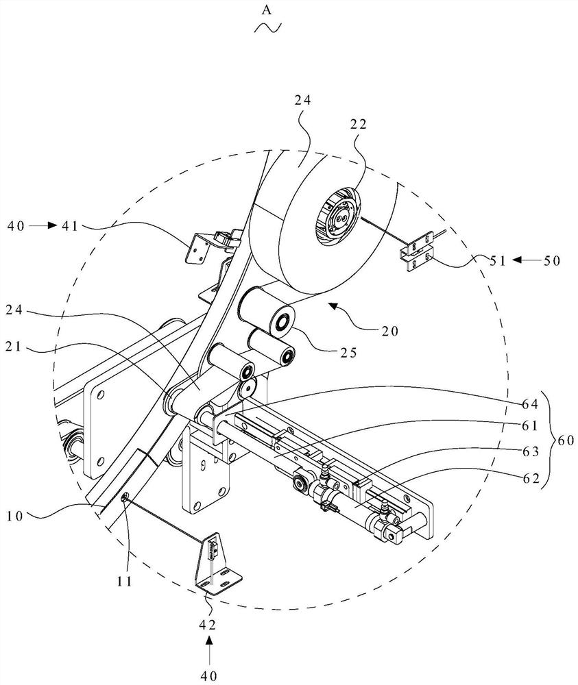 Automatic tape changing device, sealing and labeling machine and automatic tape changing method