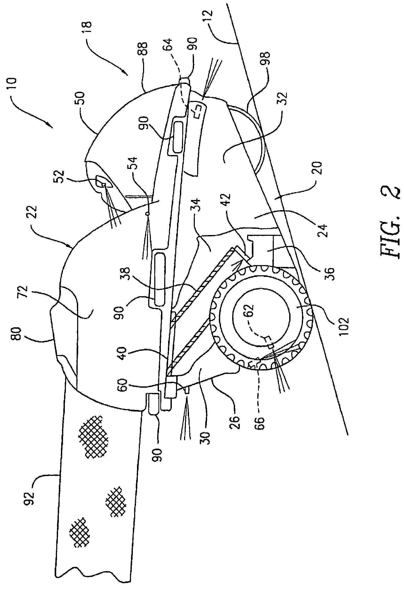 Fluid distribution system for a swimming pool cleaning apparatus