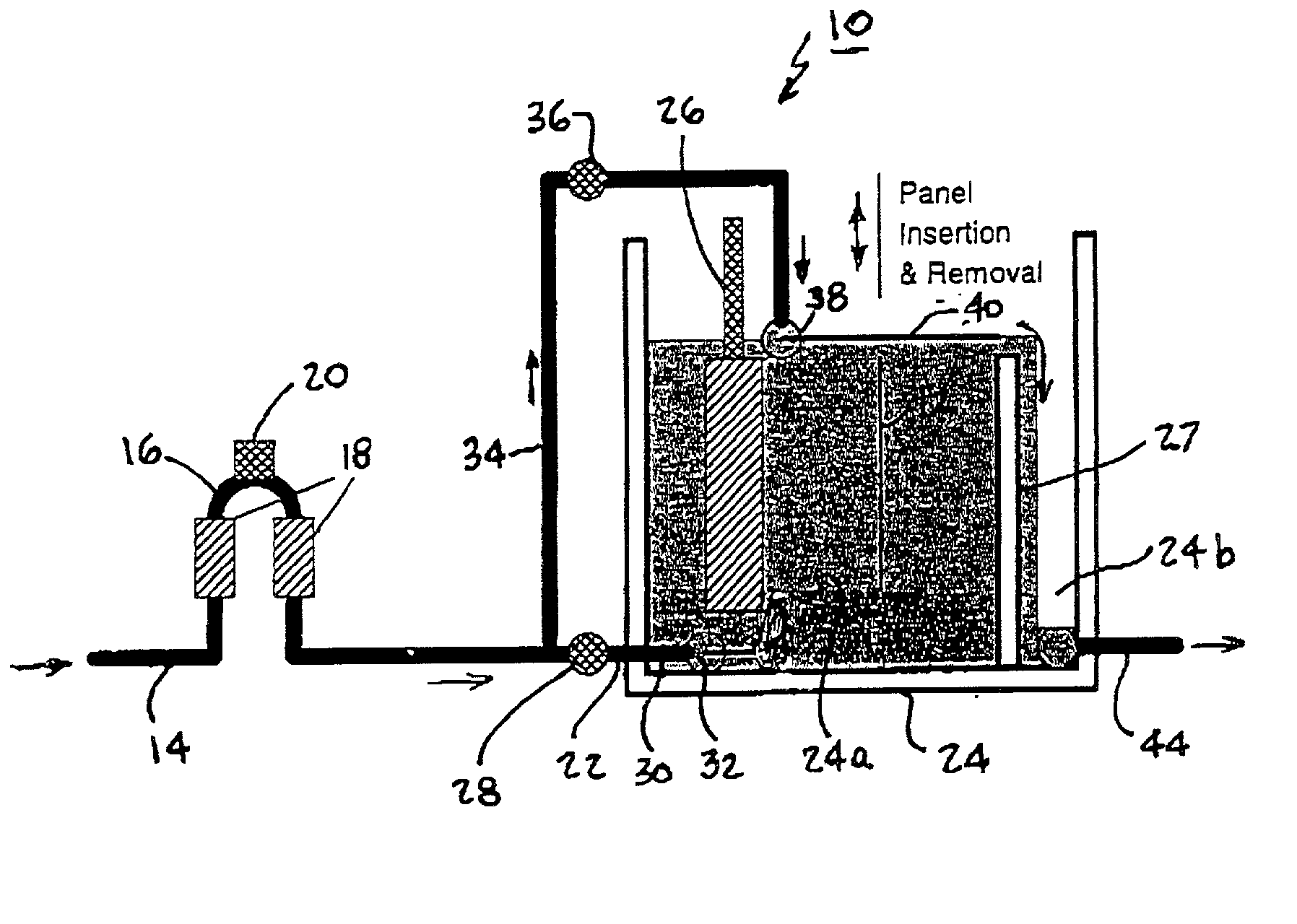 Arrangement and method for degassing small-high aspect ratio drilled holes prior to wet chemical processing