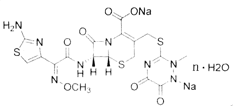 Low crystal-water ceftriaxone crystals and preparation method thereof