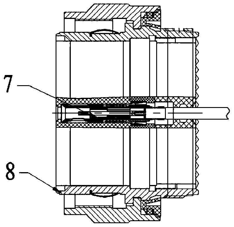 Cluster radio frequency connector with electromagnetic compatibility, sealing performance and floatability