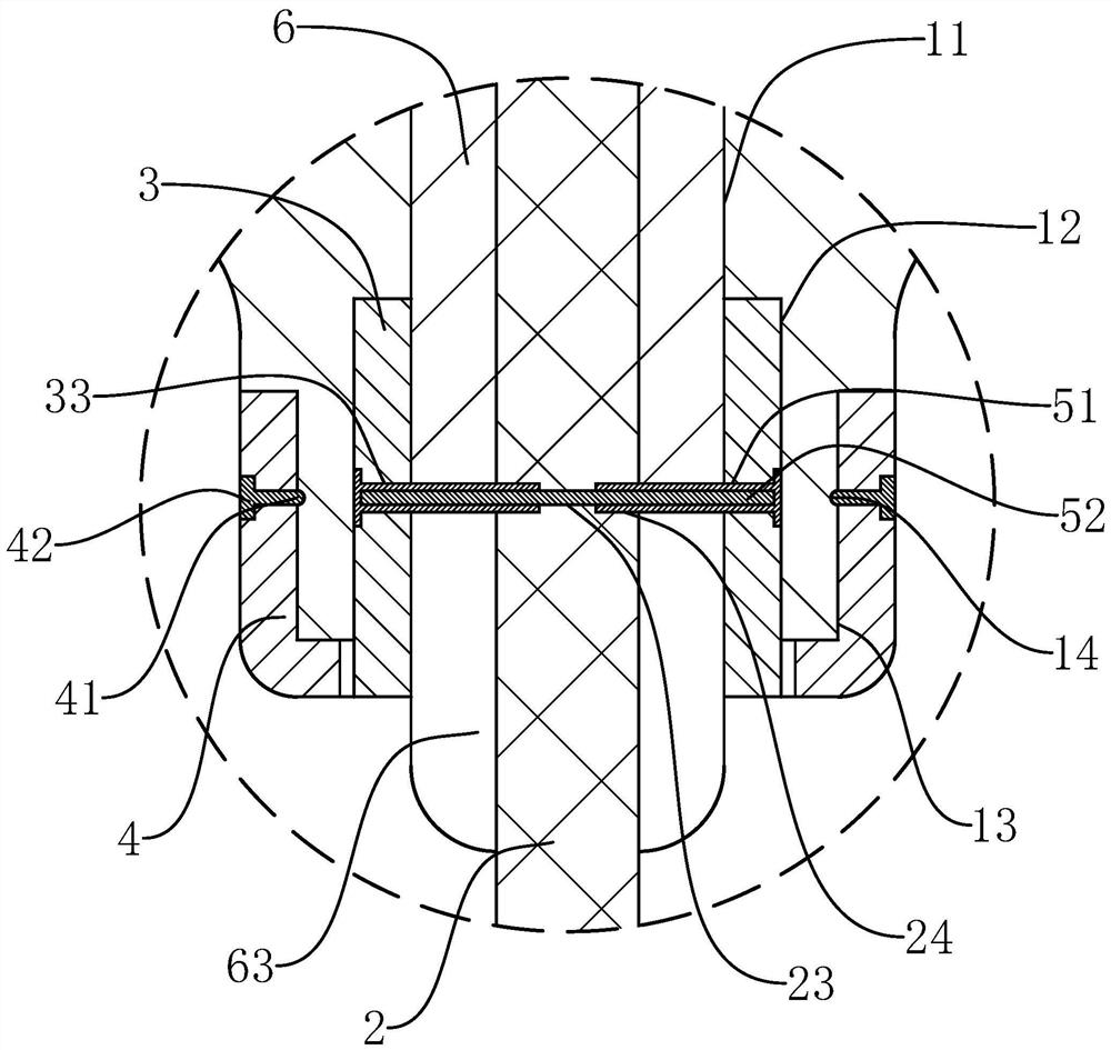 A screwdriver with slotting function and using method thereof