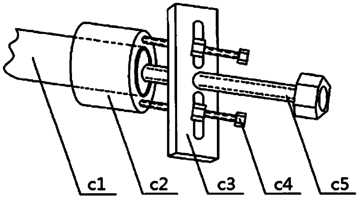 A spacer sleeve removal device and a spacer sleeve removal method