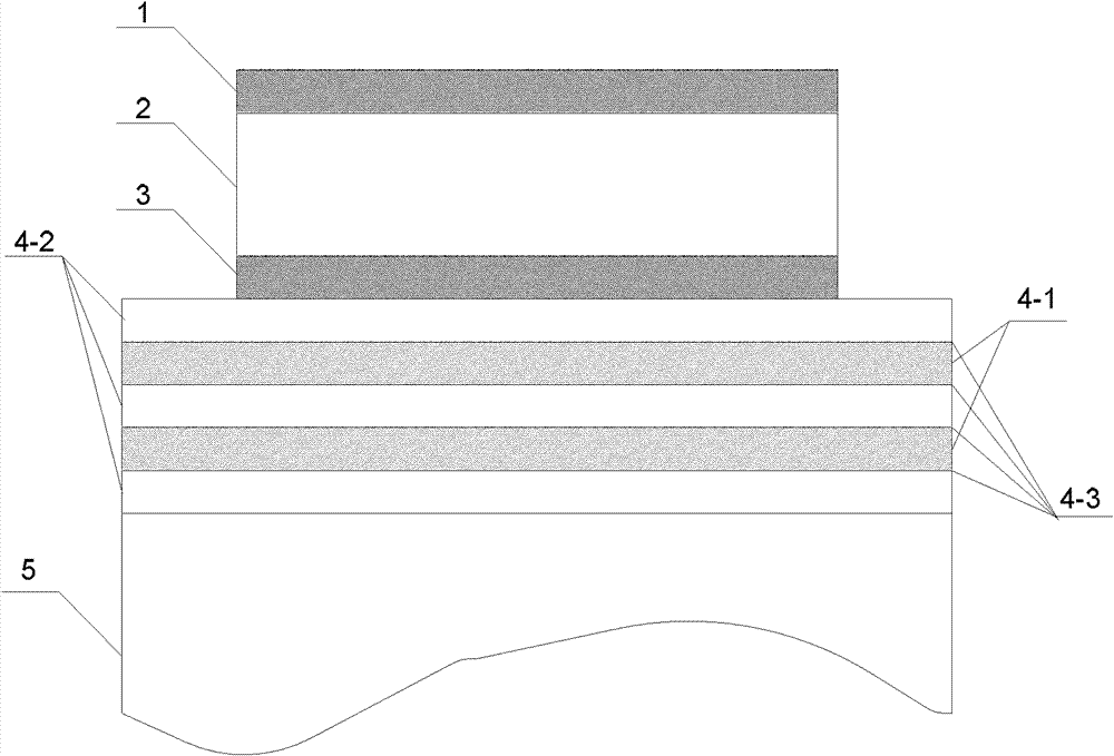 Solidly mounted film bulk acoustic resonator and method for preparing fully insulated Bragg reflecting grating thereof