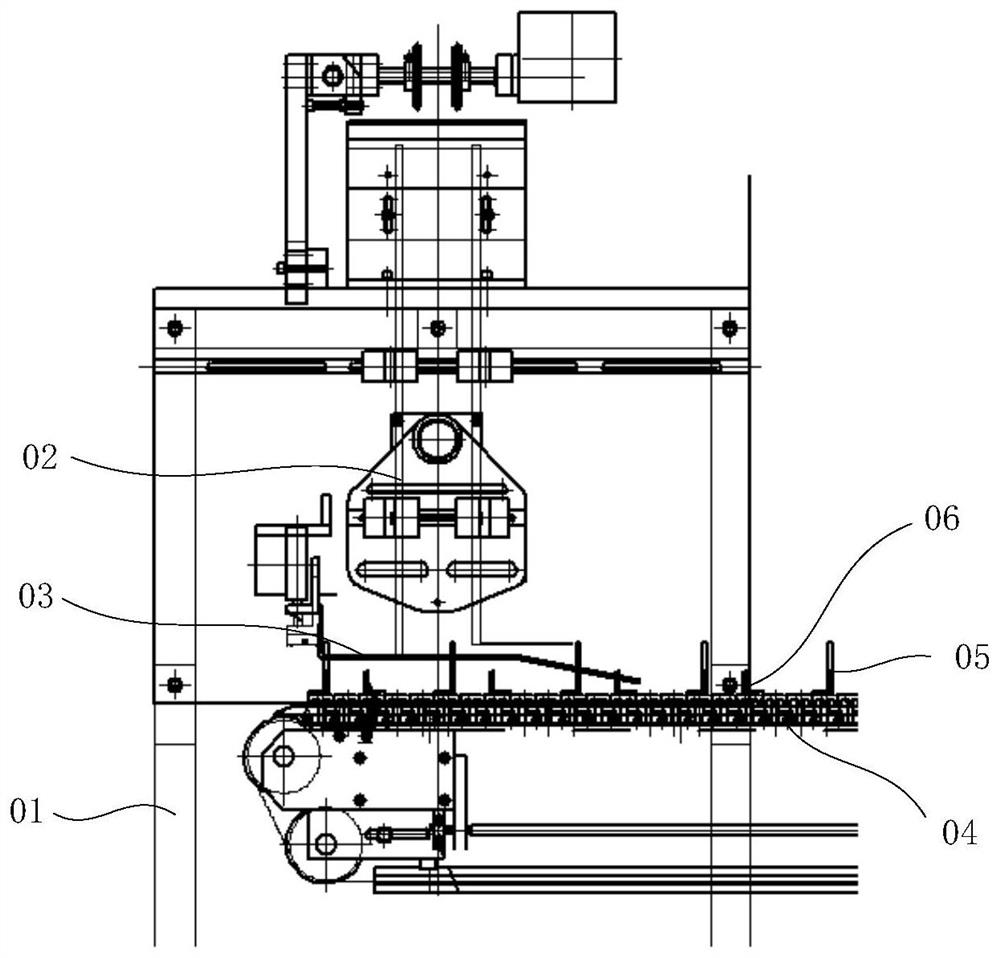 Pillow bag discharging device and packaging system